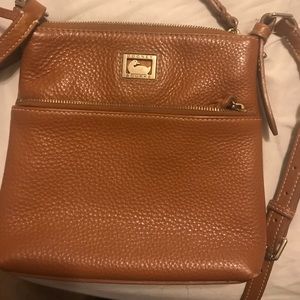 Dooney & Bourke purse EUC!
